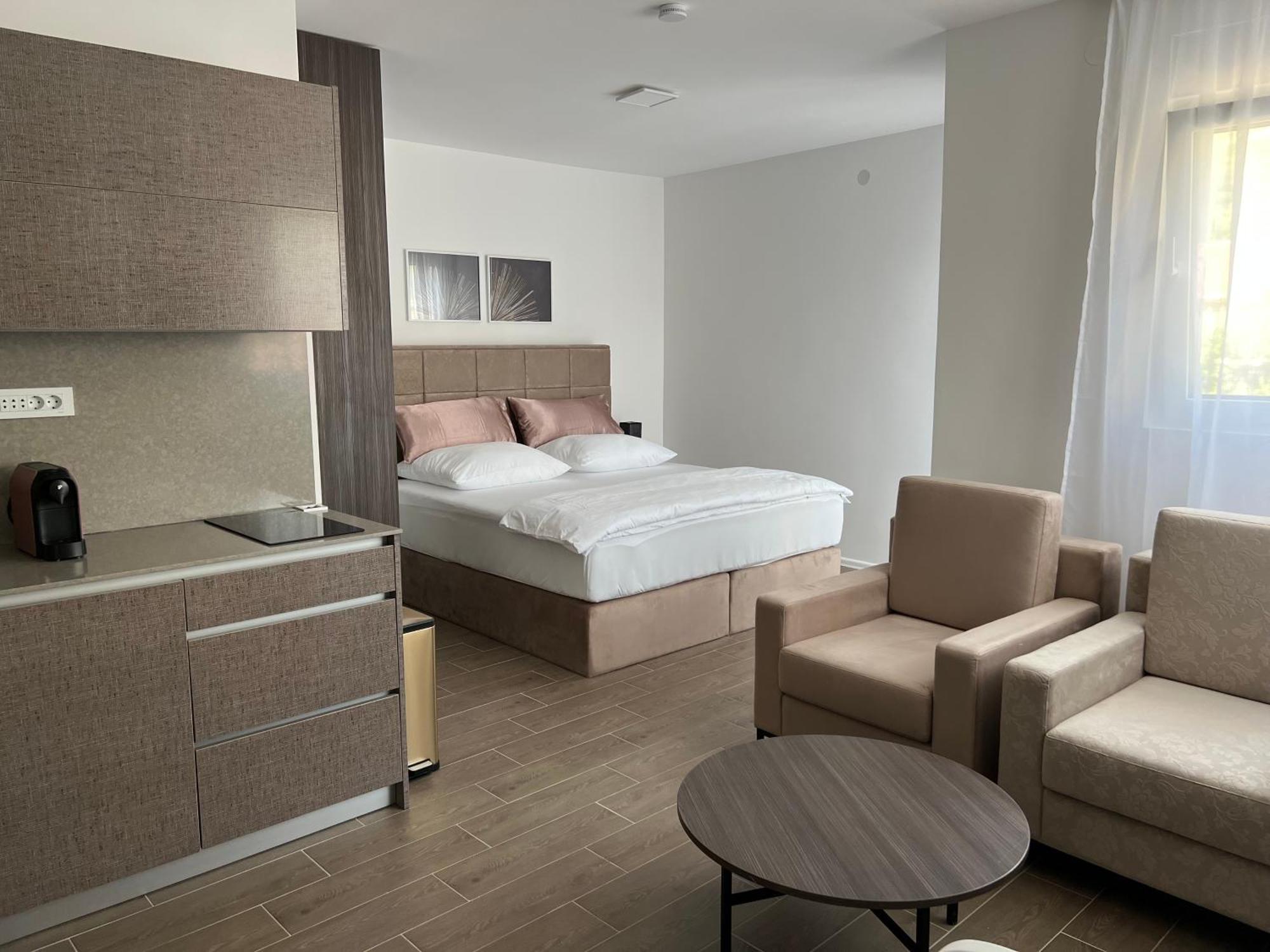 Madamik Apartments Бієла Екстер'єр фото